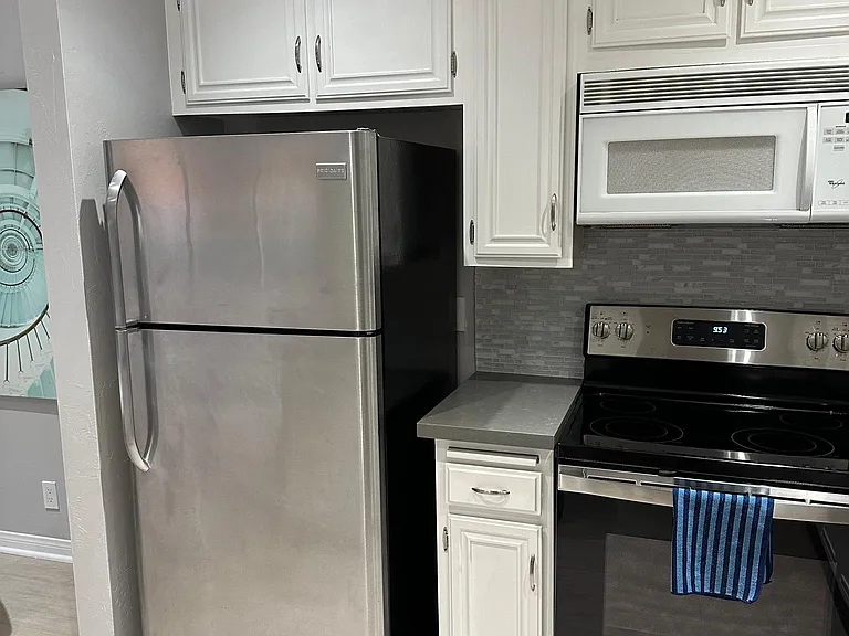 200 McNeil Ln — Photo 3