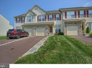 32 Bayberry Ln, Pottstown, PA 19465