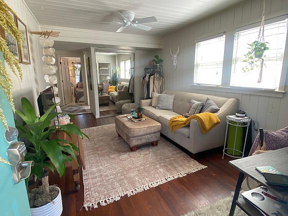 2nd image of 811 2nd St S #811