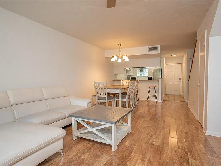 4411 SW 34th St #705 — Photo 12