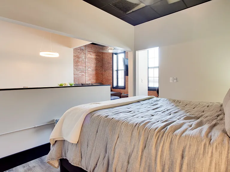 130 N 5th St #1 — Photo 12