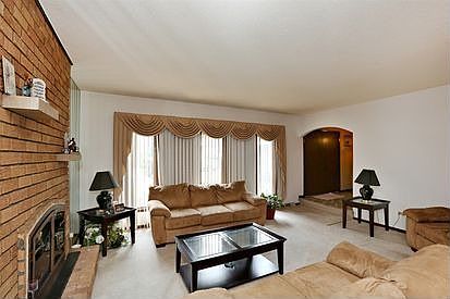 2nd image of 1004 E 193rd Pl