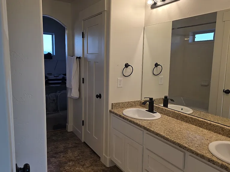 235 E Caracara St — Photo 7