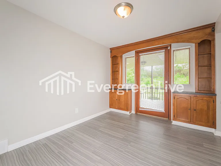 4709 Lolly Dr — Photo 6