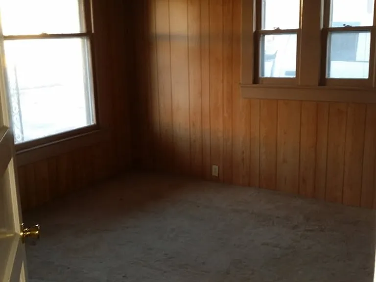 211 NW — Photo 11