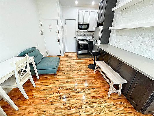 5th image of 413 E 9th St #5J