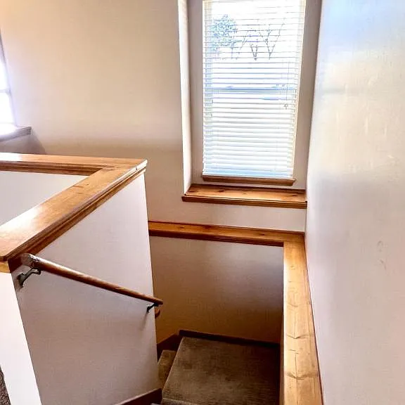 512 N Grove St — Photo 9