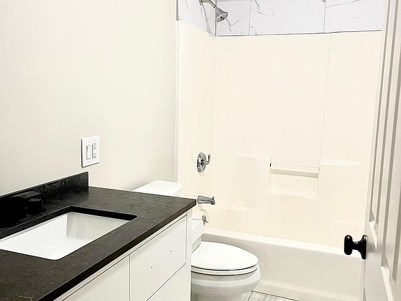 4th image of 1112 W Boylston St #B-1