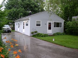85 Della St, Crystal Lake, IL 60014