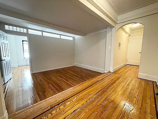 5th image of 310 E 55th St APT 8C