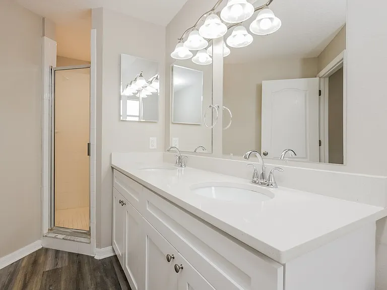 13417 Silvercreek Dr — Photo 12