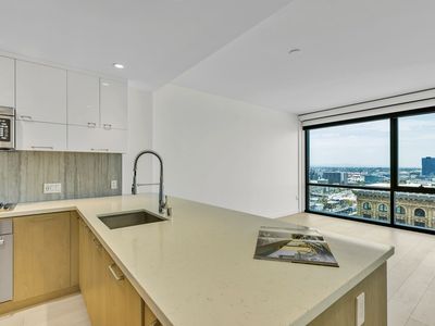400 S Broadway Ave APT 1901, Los Angeles, CA, 90013