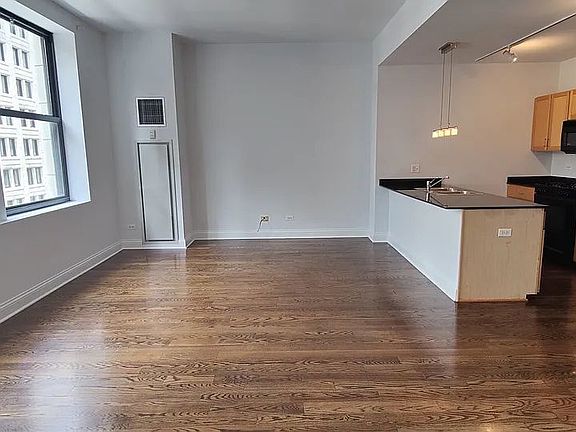 5th image of 5 N Wabash Ave APT 1206