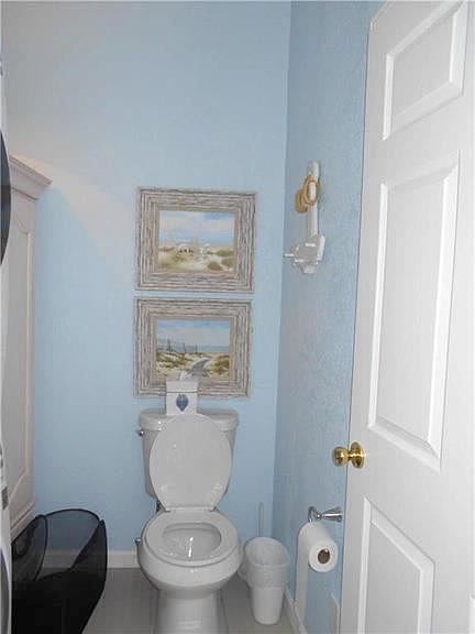 2nd image of 5504 SW Lakefront Ln S