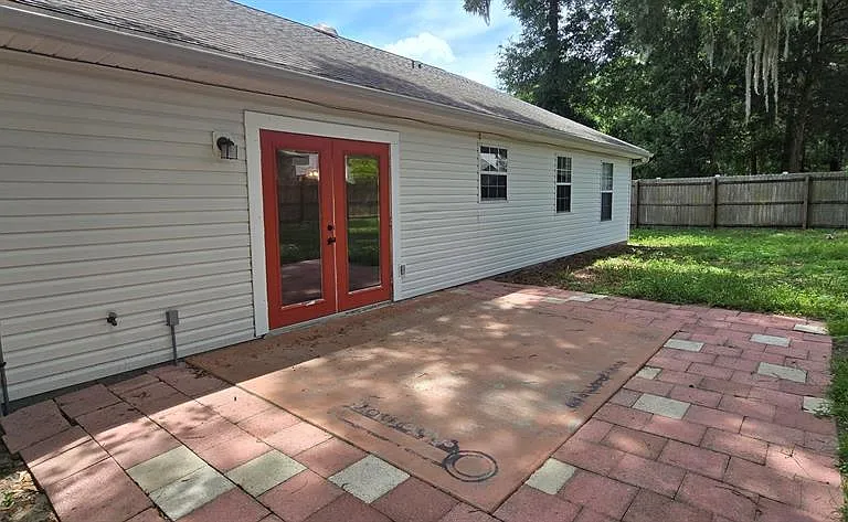 5401 NW 63rd Pl — Photo 15