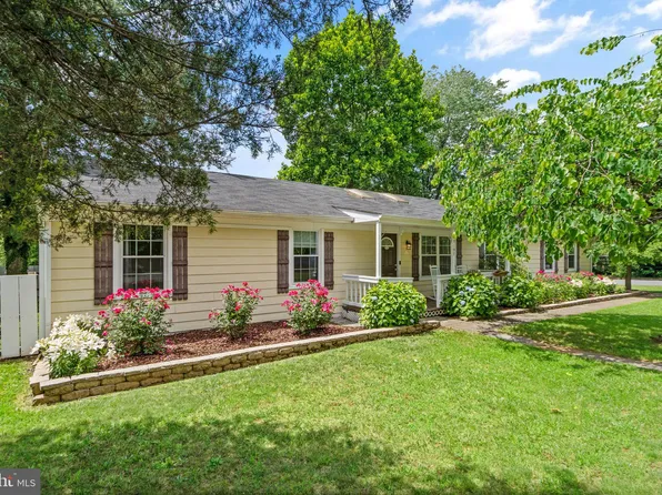 9197 Winterset Dr, Manassas, VA 20110