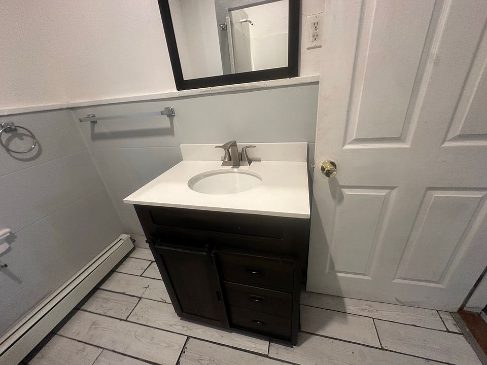 1st image of 872 Chalkstone Ave Floor 2