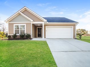 1211 Lakeshore Dr, Camden, SC 29020