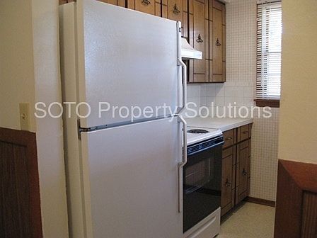 4th image of 1118 W Mount Dr