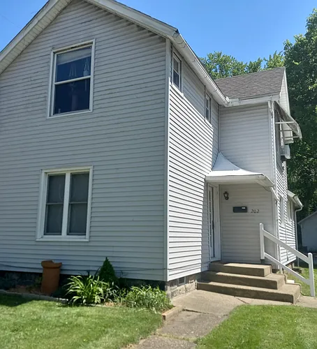 202 Lake St Photo 1