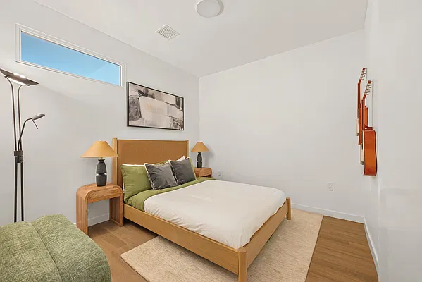 Bedroom, photo 1