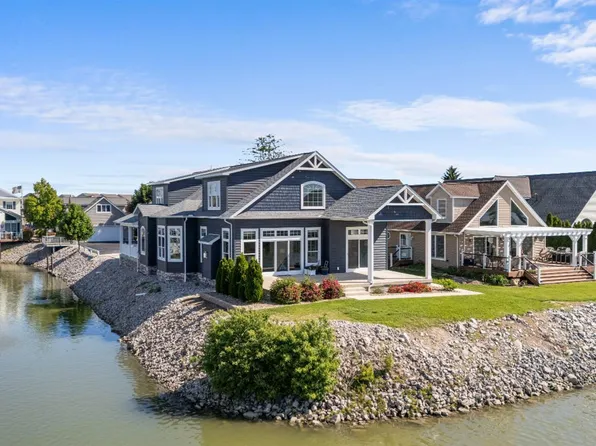 5256 E Ellithorpe Dr, Port Clinton, OH 43452
