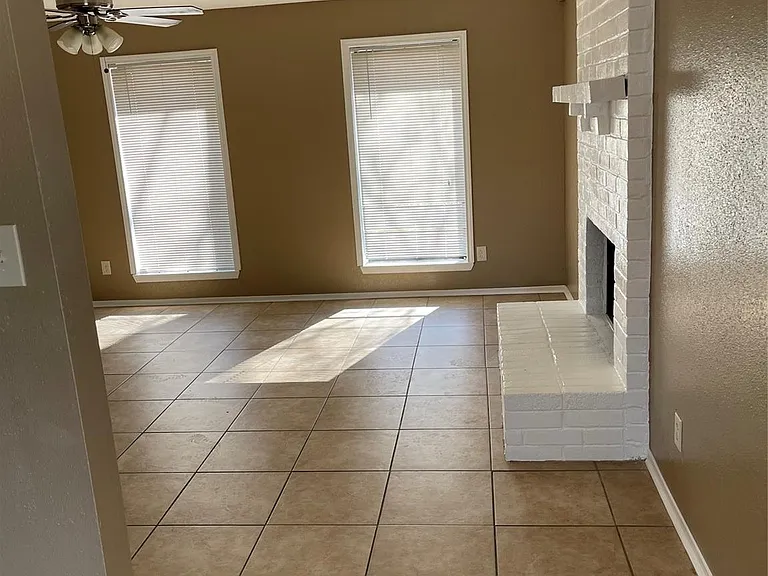 4923 Hickorygate Dr — Photo 2
