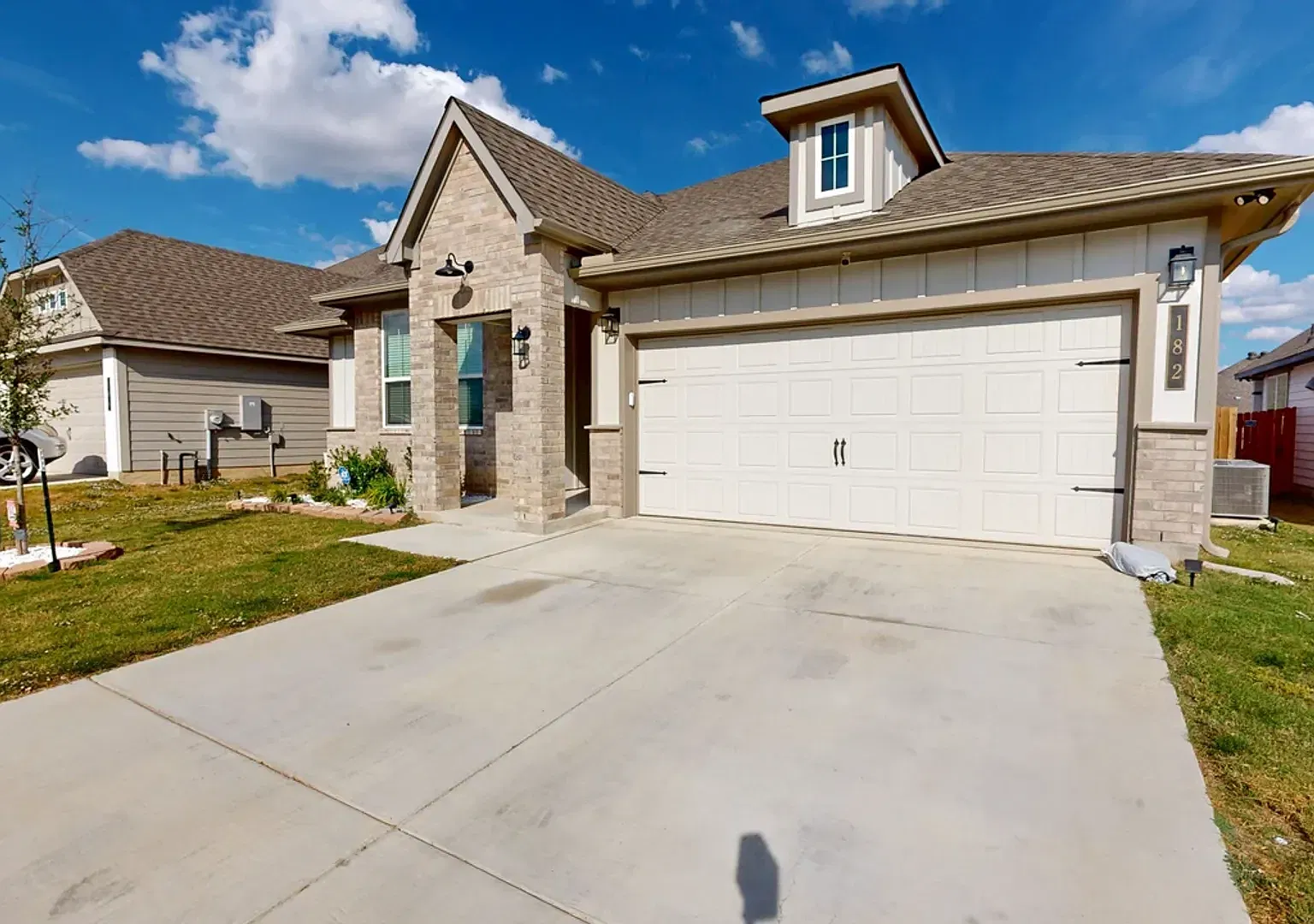 Gorgeous 3 bedrooms in Turnbo Ranch with pool access — Photo 2