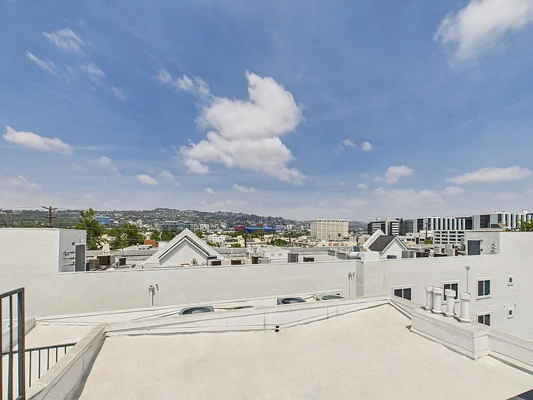 310 S. Swall Drive Apartments — Photo 16
