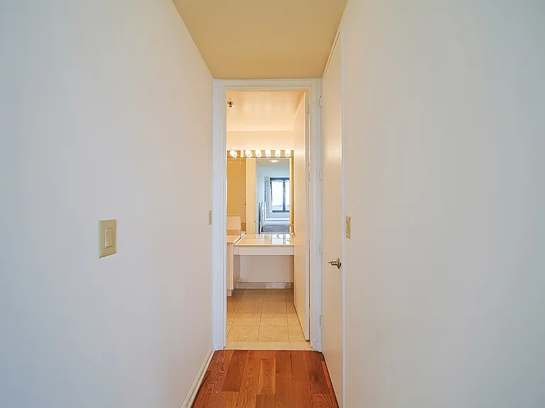 100 Carlyle Dr #16ES — Photo 14