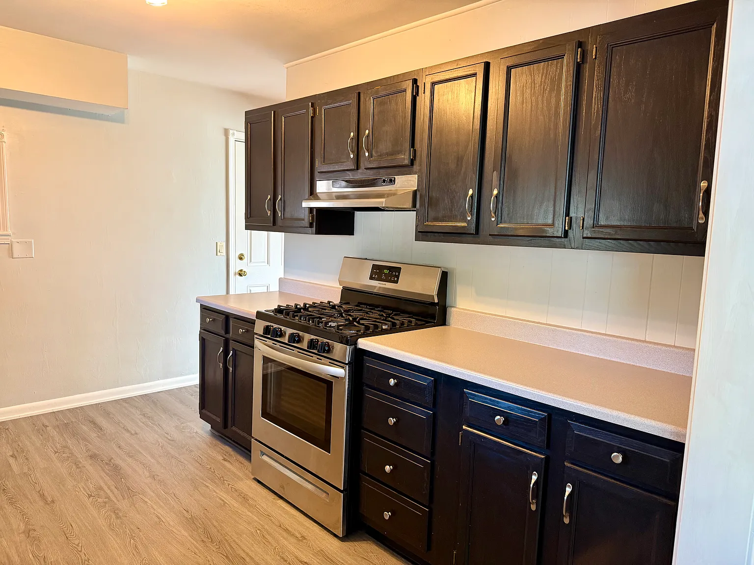 3 bed, 1460 sqft, $1,975 — Photo 4