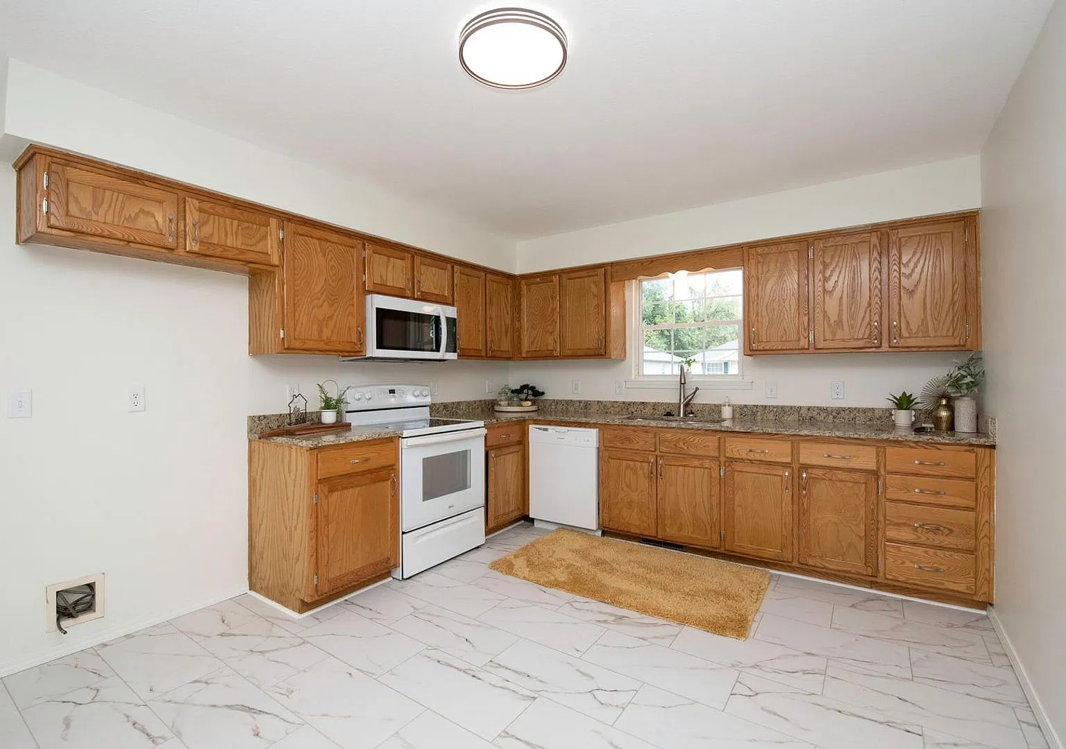 3 Bed | 1 Bath | 1 Car Garage Home! 1100 sqft located in Springfield! — Photo 4