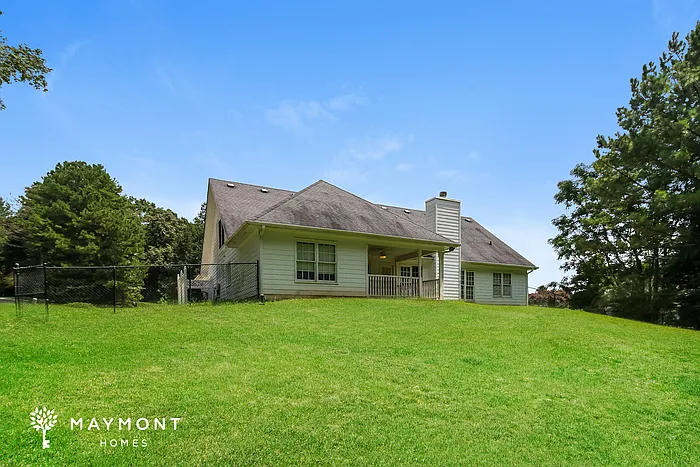 4 bed, 3.0 bath, 2233 sqft, $2,245 — Photo 3