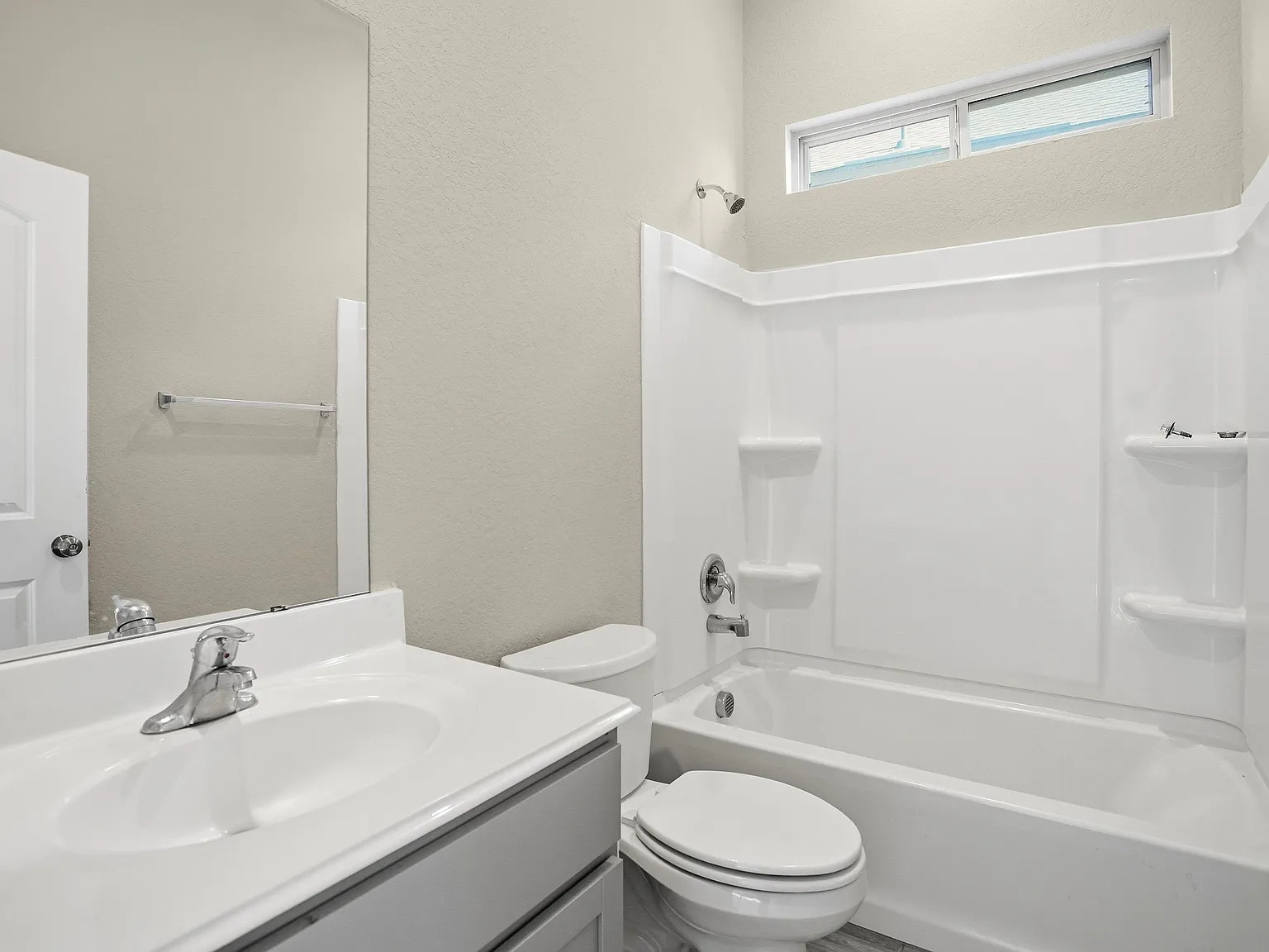 5 bed, 4.0 bath, 2962 sqft, $2,800 — Photo 3