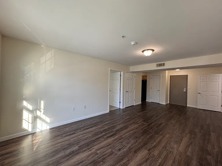 Redstone Apartments — Photo 39