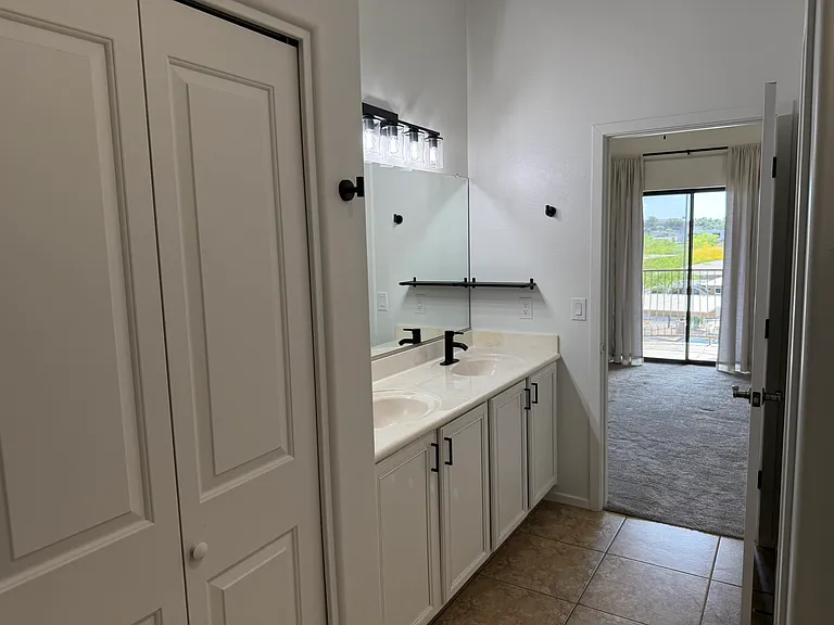 2028 E River Rd #203 — Photo 29