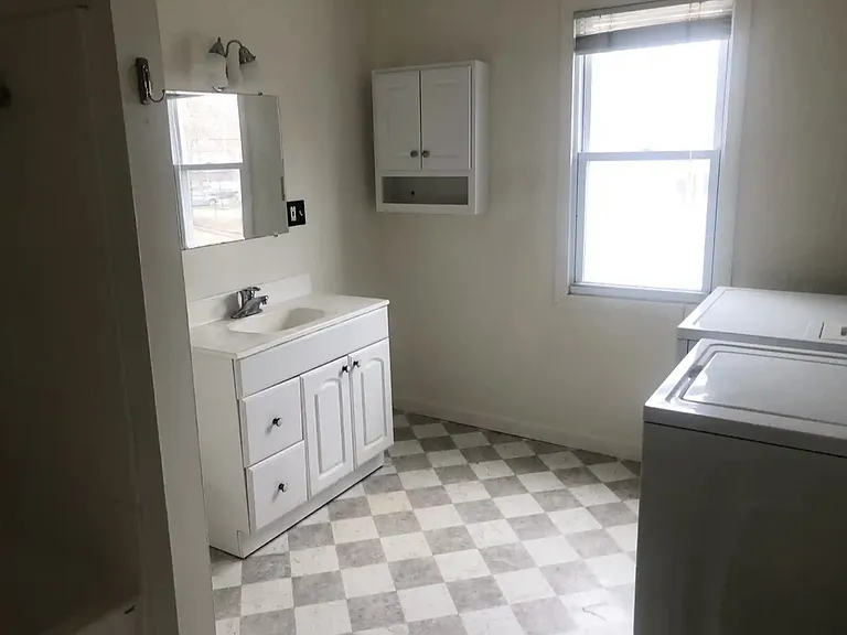 32-34 Lincoln St #2 — Photo 8