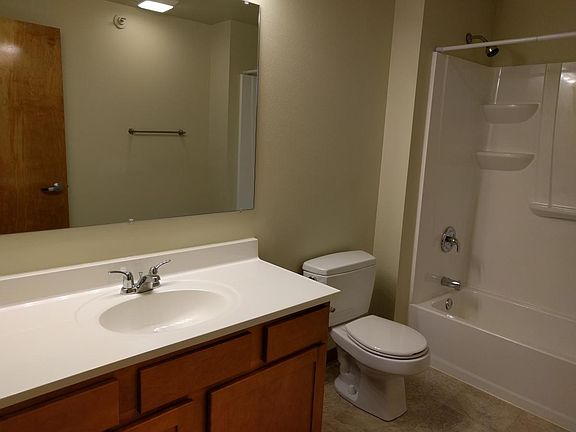 4th image of 2101 N Dr Martin Luther King Dr APT 201