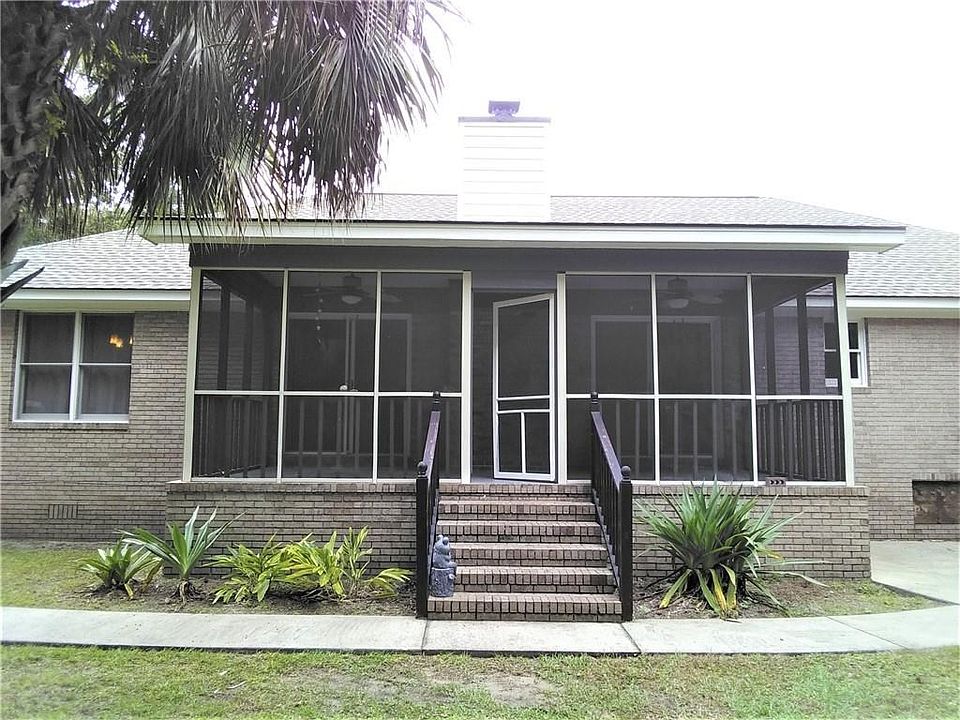 1st image of 79 Thornhill Dr