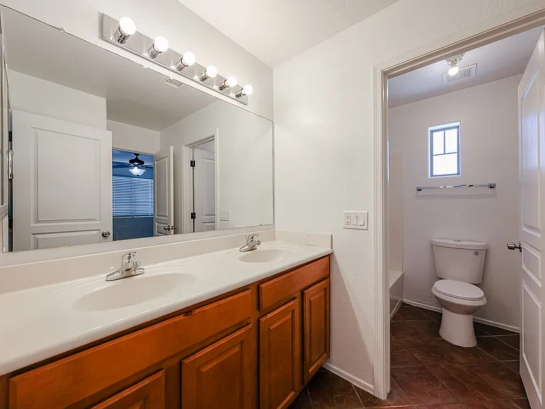 3402 S 82nd Ln — Photo 21