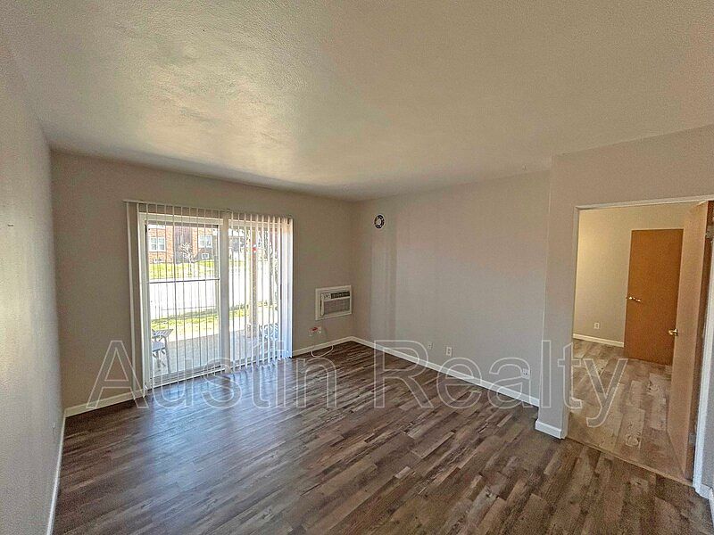 1st image of 2727 Hampton Ave APT 105