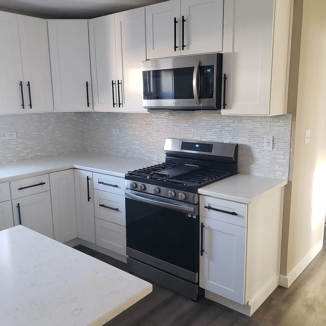 8604 W Carmen Ave — Photo 3