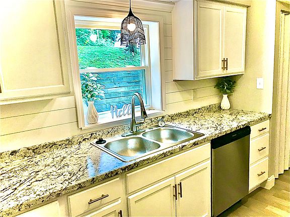 4th image of 413 Canberra Dr #130A