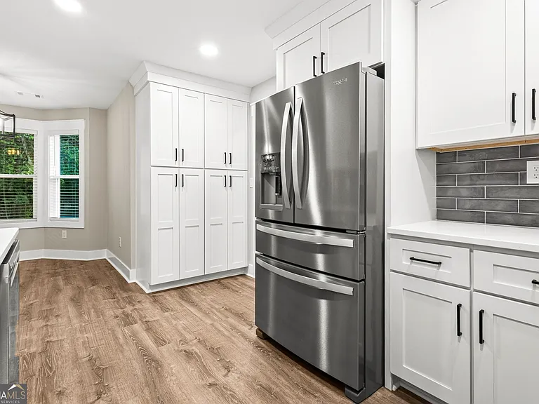 240 Clearwater Dr — Photo 8