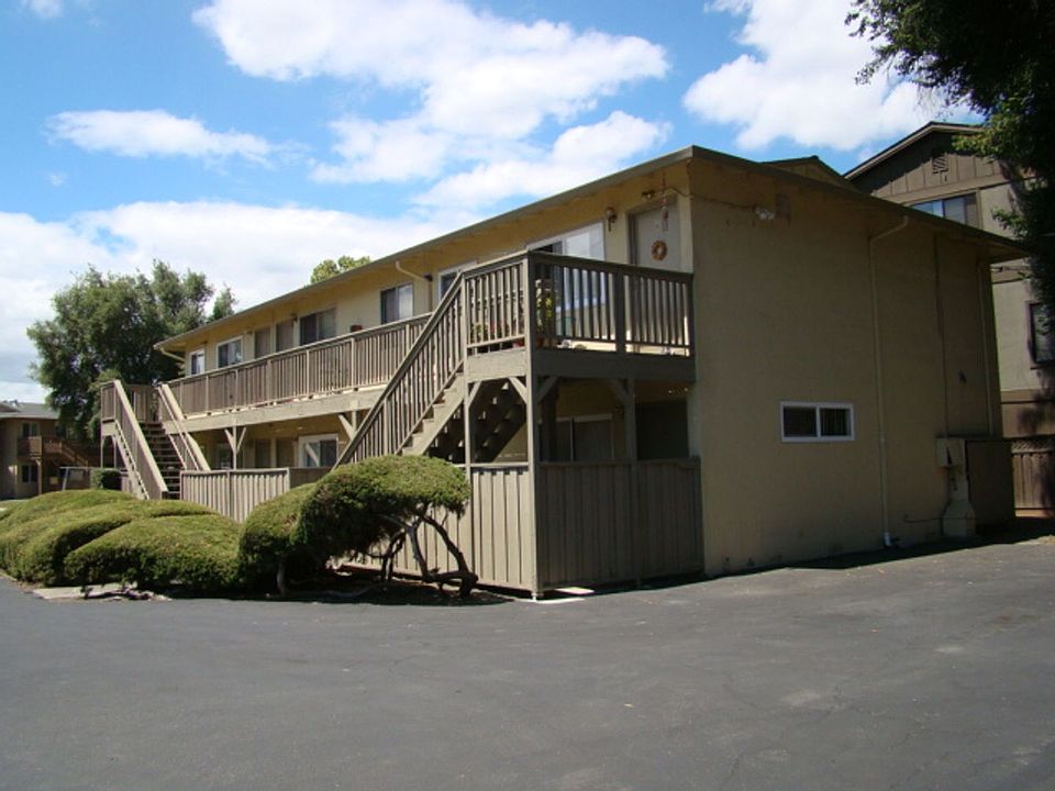 1st image of 795 Carmel Ave APT 4