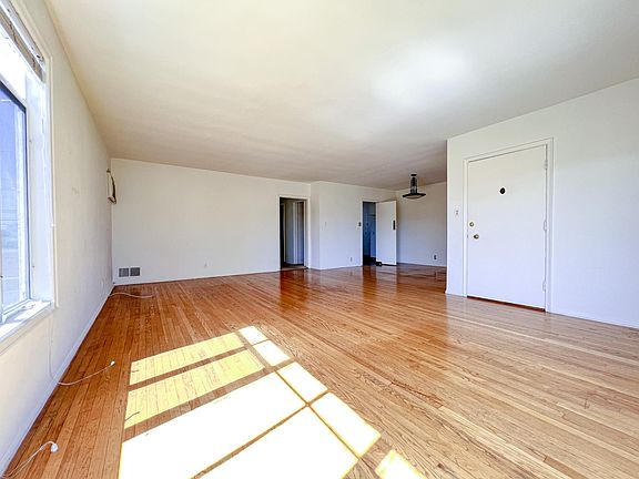 3rd image of 843 Alandele Ave