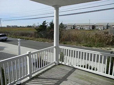 EXTERIOR FRONT PORCH