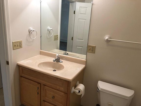 3rd image of 65 Oswego St APT 5