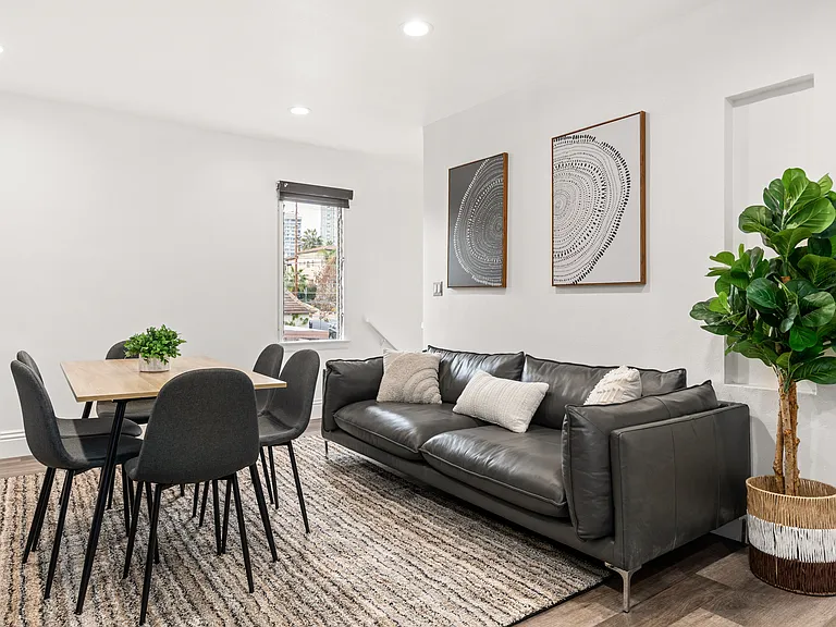 1515 Selby Avenue — Photo 8