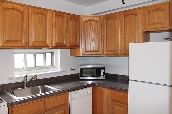 Rented by Contact Realty | media 6